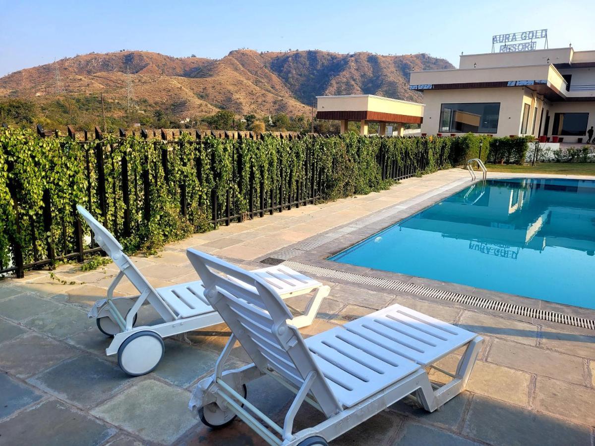 Aura Gold Resort Udaipur Extérieur photo